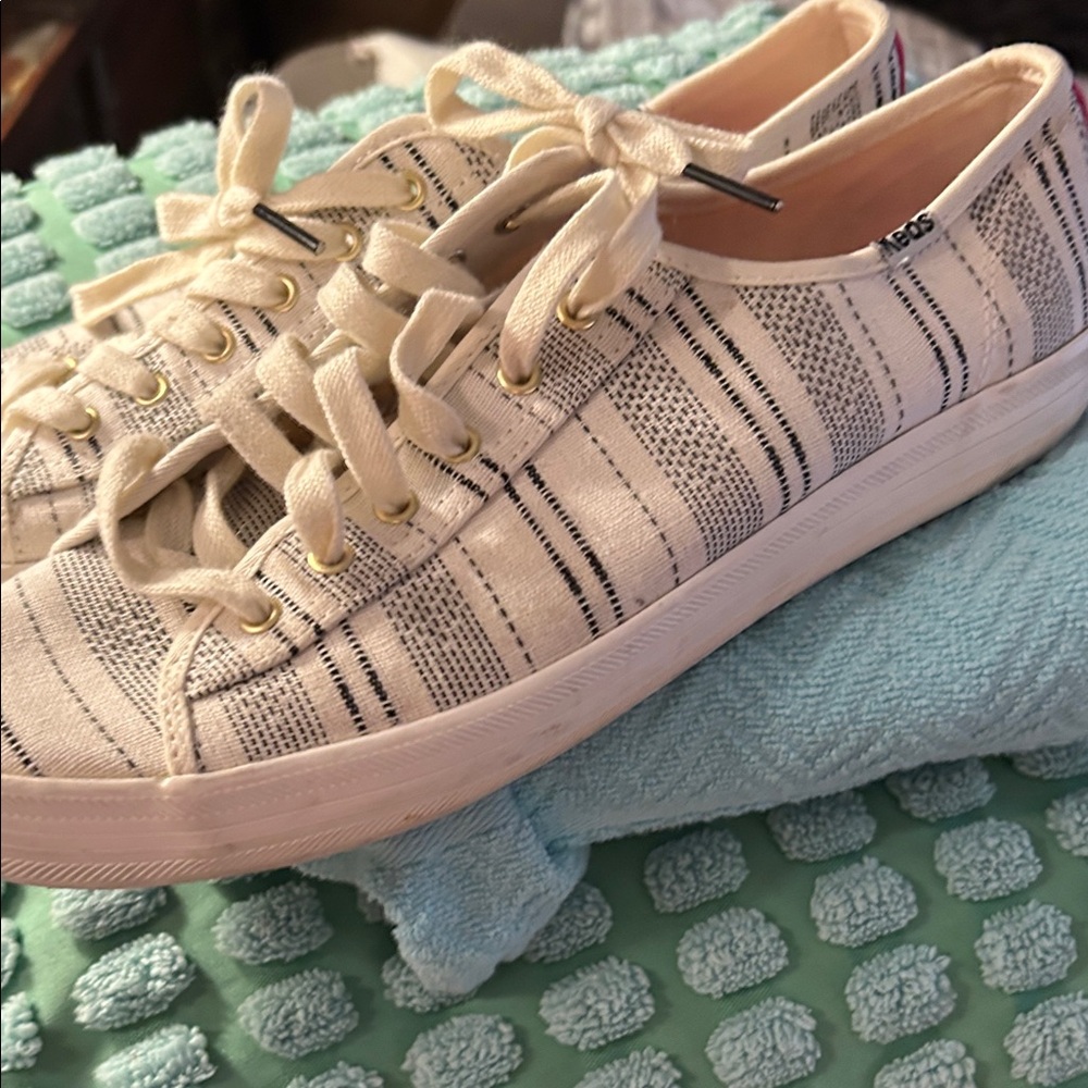 Keds Cream and Black Patterned Sneakers - Picture 6 of 6
